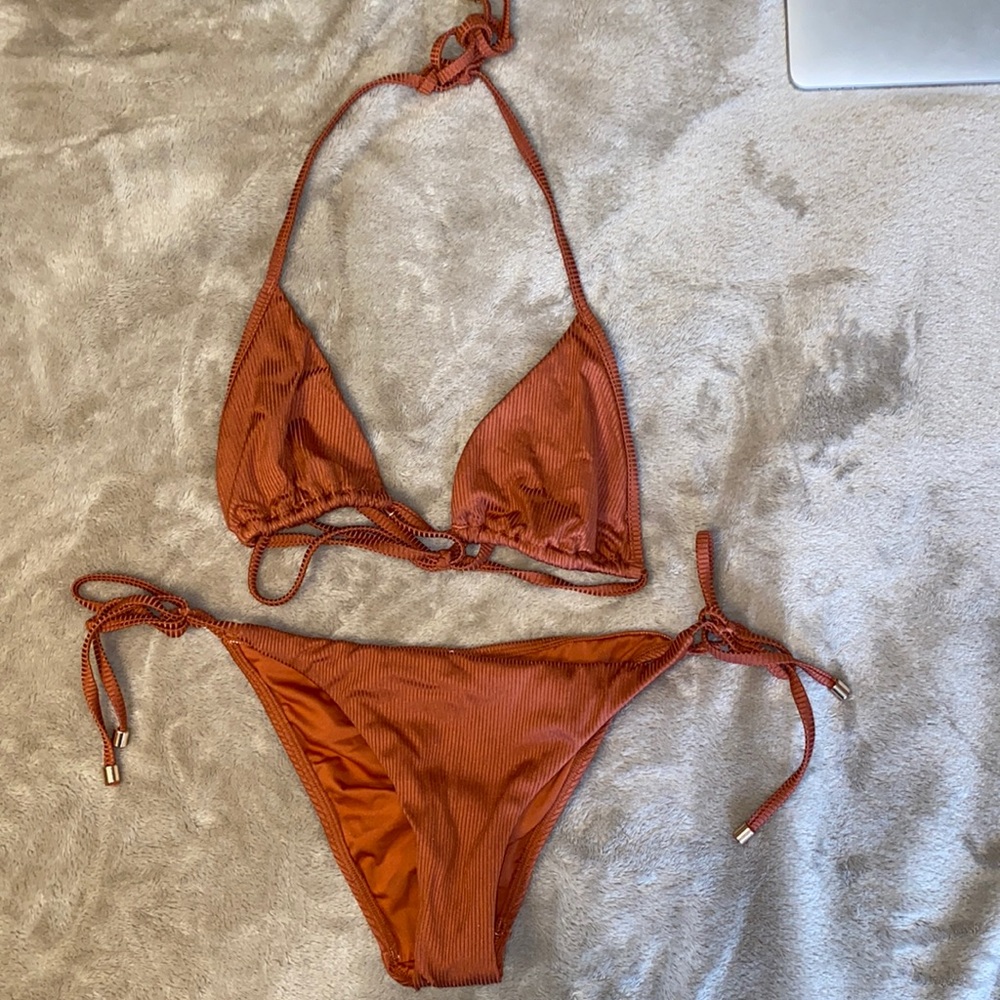 Victoria’s Secret bikini